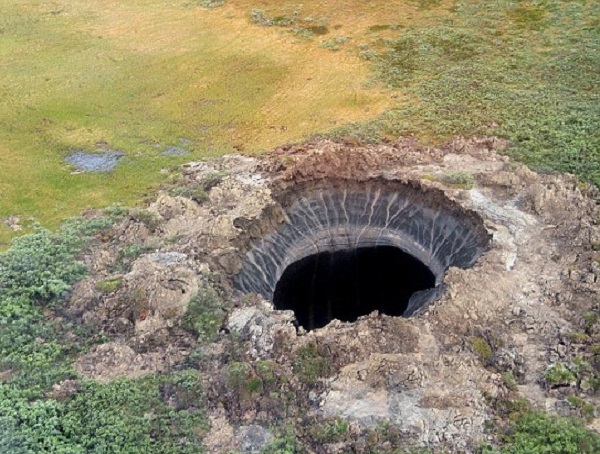buco-nero-cratere-yamal-siberia