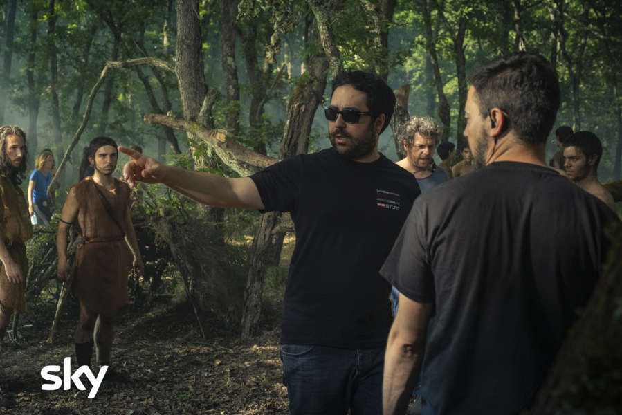 Il regista Matteo Rovere dirige una scena (photocredits: Francesca Fago)