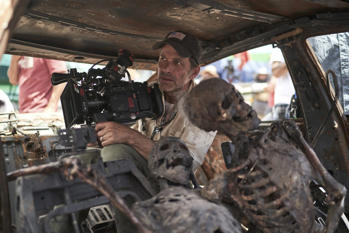 ARMY OF THE DEAD (L to R) ZACK SNYDER (DIRECTOR, PRODUCER, WRITER) in ARMY OF THE DEAD. Cr. CLAY ENOS/NETFLIX © 2021
