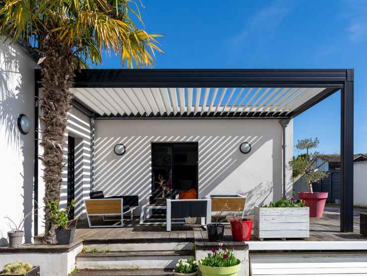 terrazzo con pergola elettronica