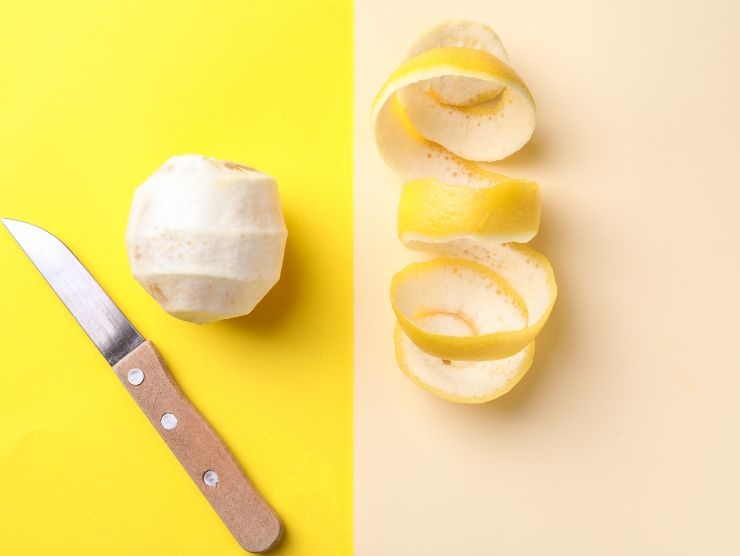 limone, buccia e coltello