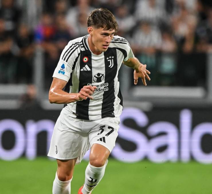 Nicolò Savona in azione con la Juve